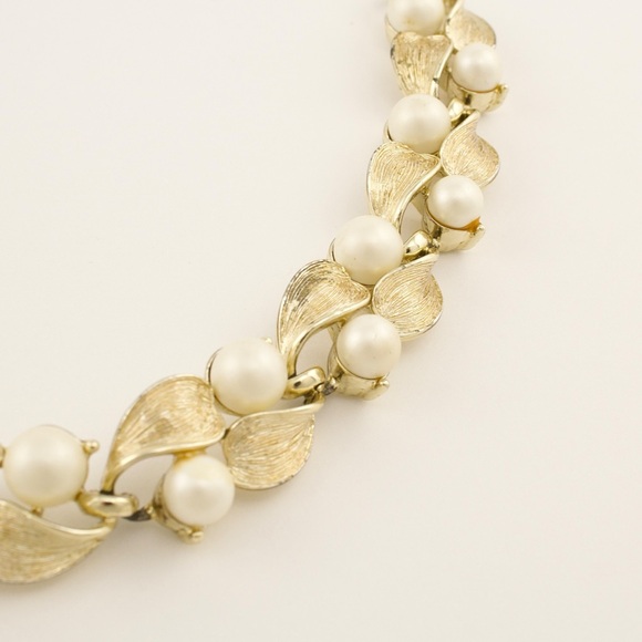 Vintage Lisner Faux Pearl Collar Necklace Gold Tone Retro Mid-Century - Picture 5 of 10